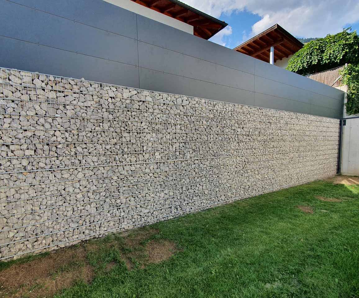 Wandverkleidung aus Gabionen